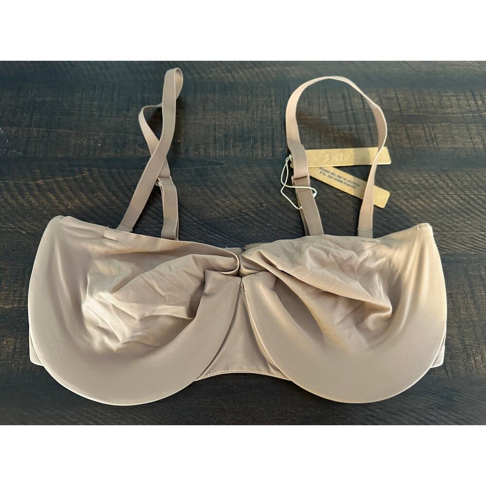 Skims Smoothing Intimates Unlined Strapless Bra 34DD Sienna